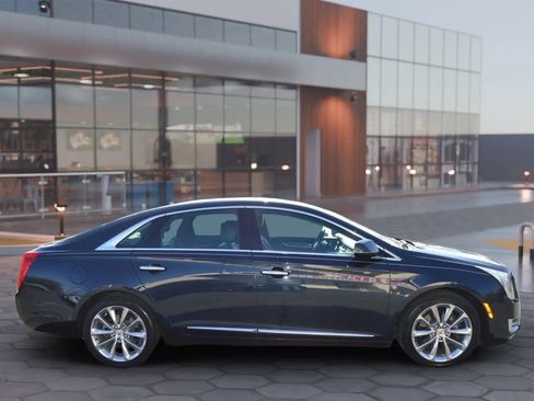 Used 2013 Cadillac XTS Premium image 10