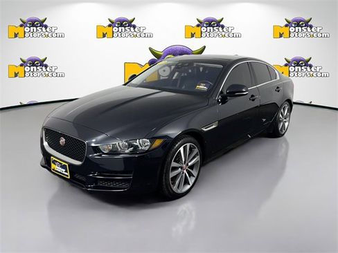Used 2017 Jaguar XE Prestige image 1