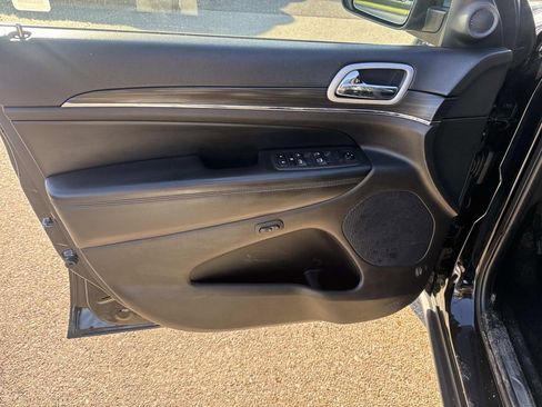 Used 2021 Jeep Grand Cherokee Limited w/ Luxury Group II image 19