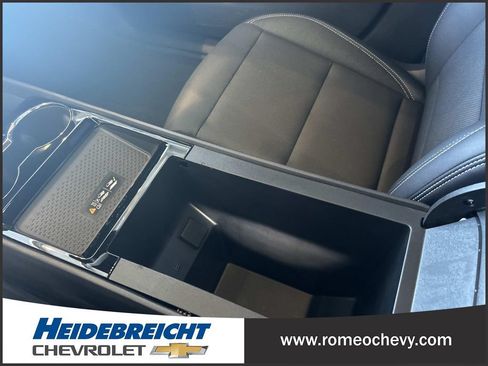 Used 2024 Chevrolet Blazer EV LT AWD/4WD image 29