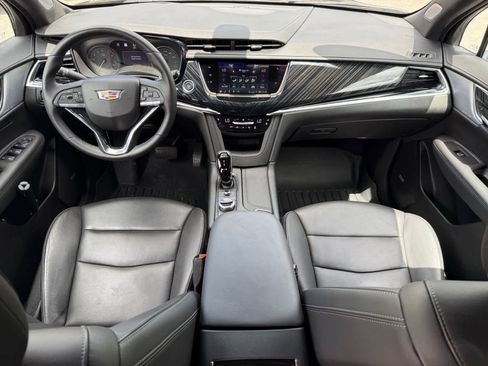 Used 2024 Cadillac XT6 Premium Luxury w/ Technology Package AWD/4WD image 12