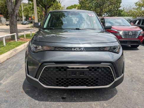Used 2023 Kia Soul LX FWD image 2