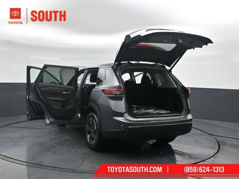 Used 2025 Nissan Rogue SV FWD image 52