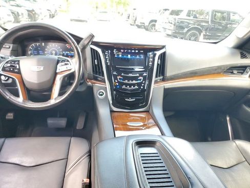 Used 2019 Cadillac Escalade Luxury w/ LPO, Radiant Package AWD/4WD image 14