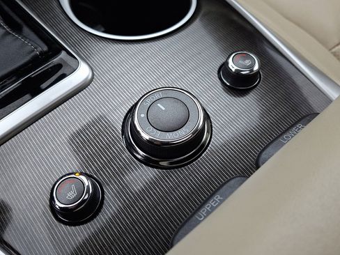 Used 2019 INFINITI QX60 Luxe w/ Essential Package image 26