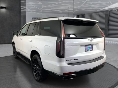 Used 2024 Cadillac Escalade Sport Platinum w/ LPO, ONYX Package AWD/4WD image 7