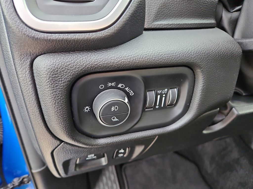 Used 2025 RAM 1500 Big Horn AWD/4WD image 25