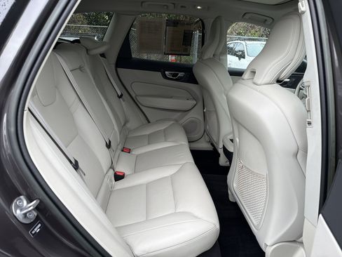 Certified 2023 Volvo XC60 B5 Plus w/ Protection Package Premier image 33