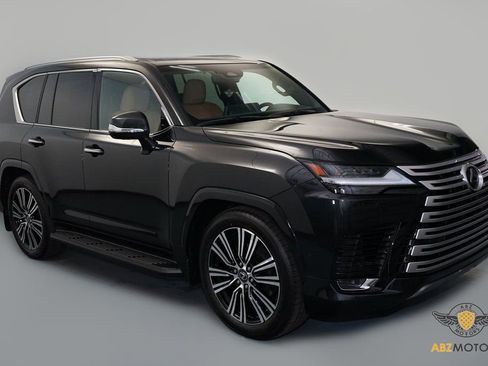 Used 2026 Lexus LX 700h Luxury w/ Accessory Package (Z1) image 2