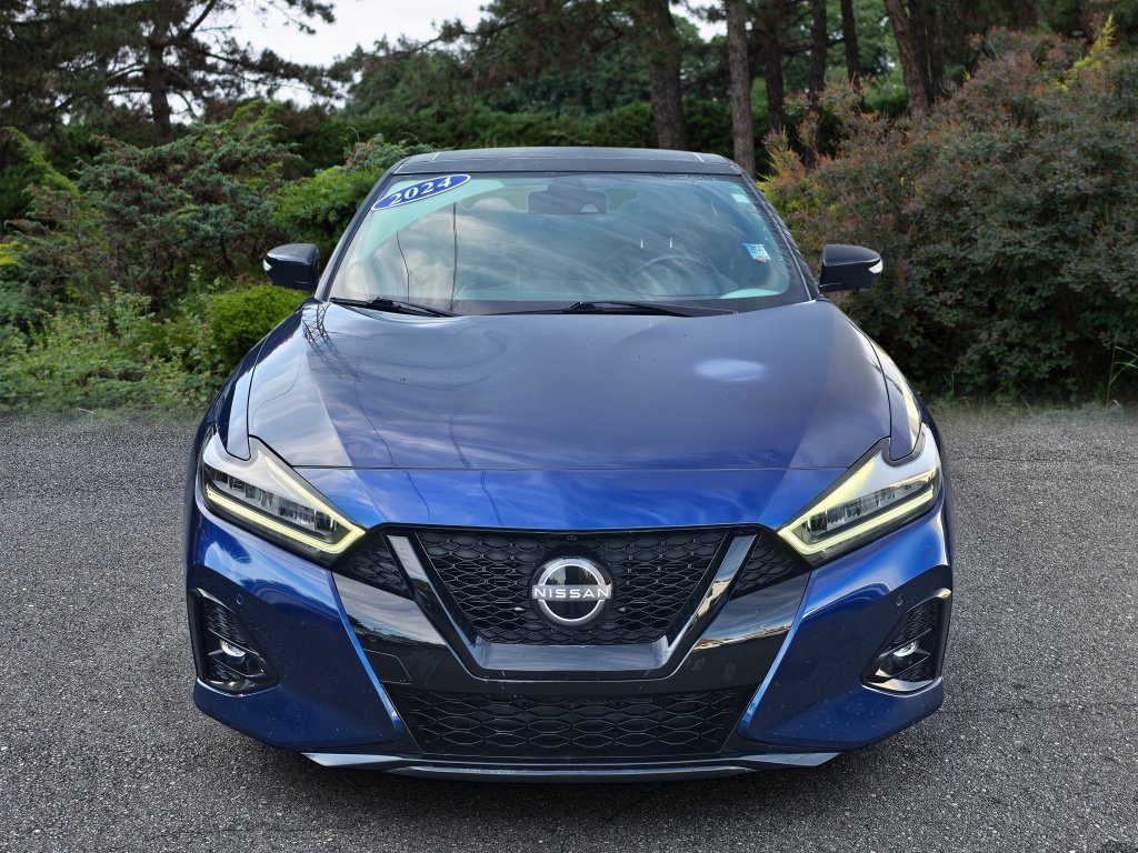 Used 2023 Nissan Maxima SR FWD image 2