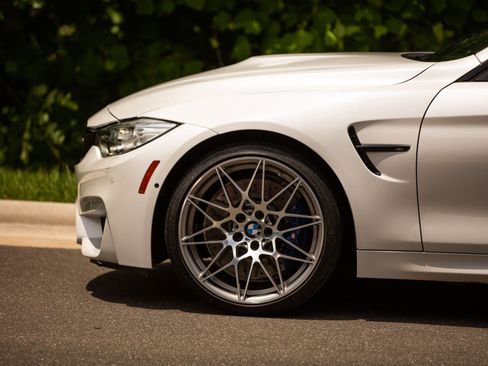 Used 2017 BMW M4 Convertible w/ Competition Package RWD image 6