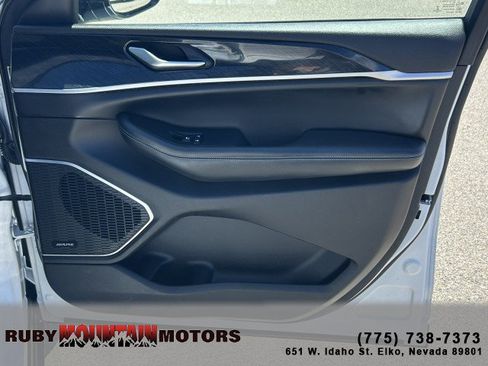 Used 2022 Jeep Grand Cherokee Trailhawk AWD/4WD image 25