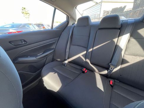 Used 2025 Nissan Altima 2.5 SV image 40