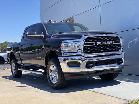 Used 2022 RAM 2500 Big Horn w/ Snow Chief Group AWD/4WD image 1