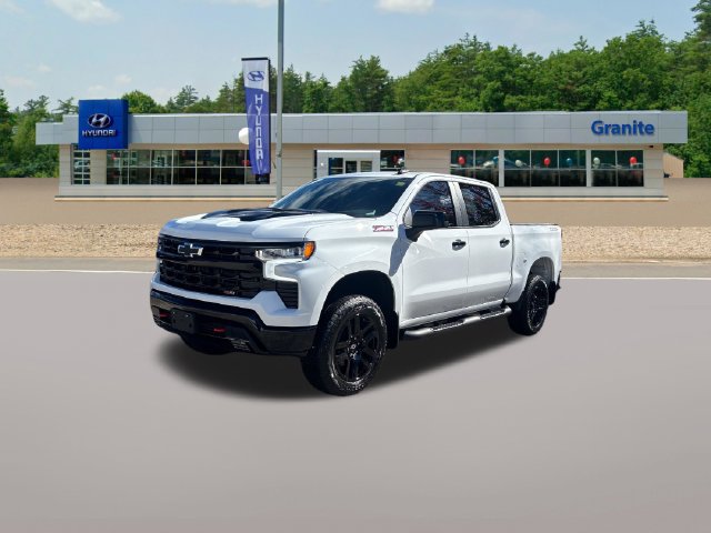 Used 2026 Chevrolet Silverado 1500 LT Trail Boss w/ Convenience Package II AWD/4WD image 2