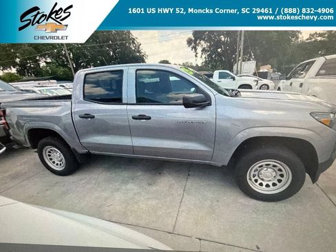 Used 2025 Chevrolet Colorado W/T RWD image 1