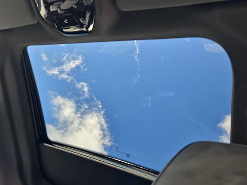 Used 2024 BMW i5 eDrive40i w/ Premium Package image 15