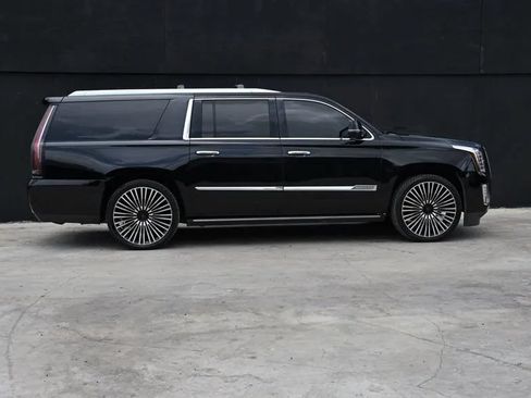 Used 2016 Cadillac Escalade ESV Premium RWD image 9