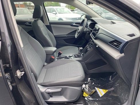 New 2024 Volkswagen Taos SE image 55