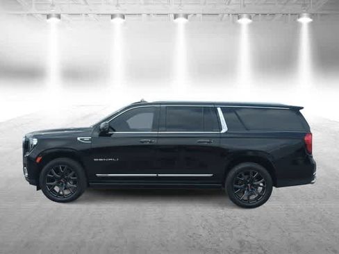 Used 2021 GMC Yukon XL Denali w/ Denali Premium Package AWD/4WD image 5