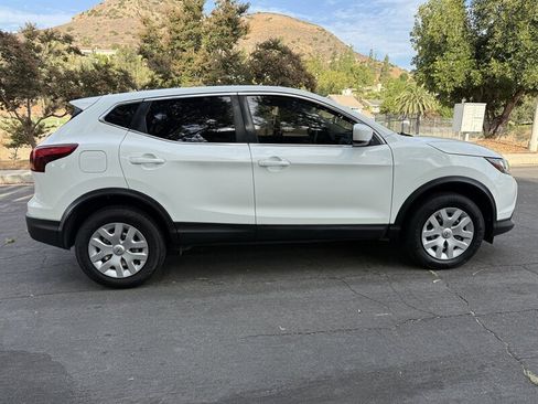Used 2019 Nissan Rogue Sport S image 8