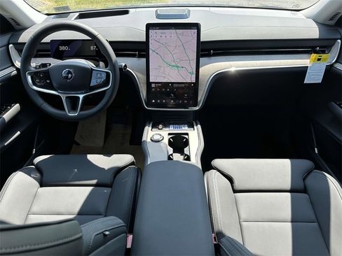 New 2025 Volvo EX90 Ultra image 2