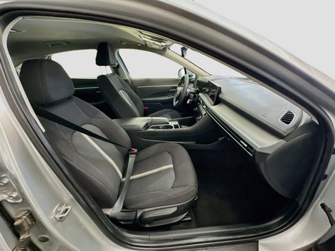 Used 2025 Hyundai Sonata SEL FWD image 31