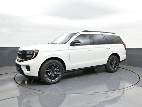 New 2025 Ford Expedition Platinum w/ Stealth Performance Package image 14