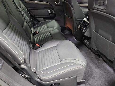 Used 2023 Land Rover Discovery Metropolitan Edition AWD/4WD image 19