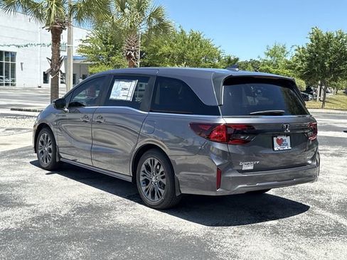 New 2026 Honda Odyssey Touring image 8