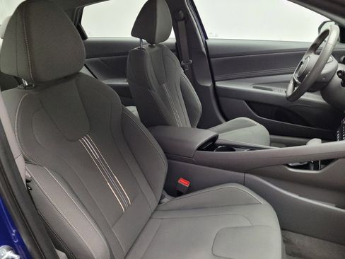 Used 2025 Hyundai Elantra SEL FWD image 21