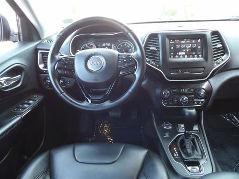 Used 2019 Jeep Cherokee Latitude Plus image 12