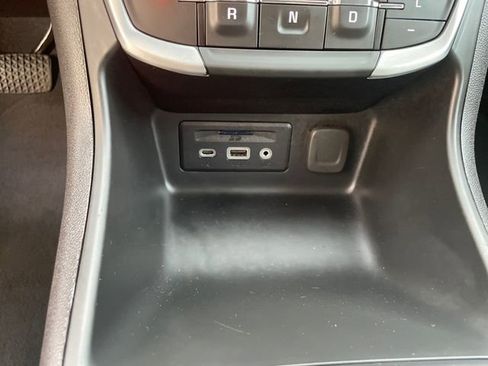 Used 2024 GMC Terrain SLT image 37