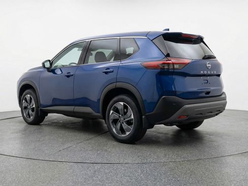 Used 2025 Nissan Rogue SV FWD image 6
