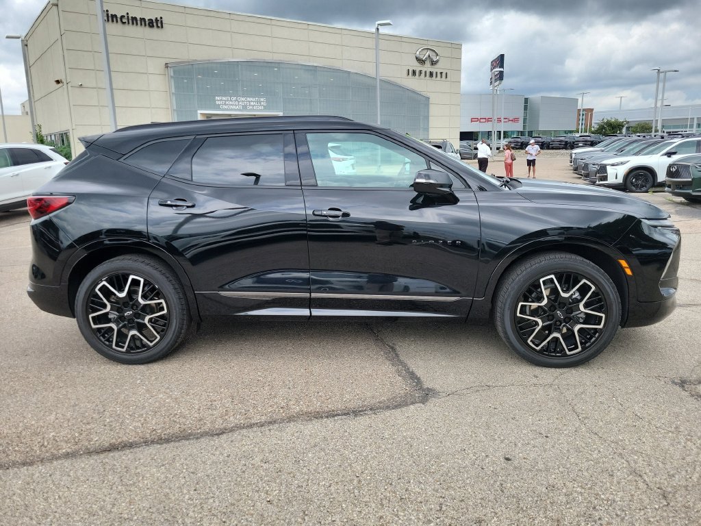 Used 2023 Chevrolet Blazer RS w/ Driver Confidence II Package FWD image 6
