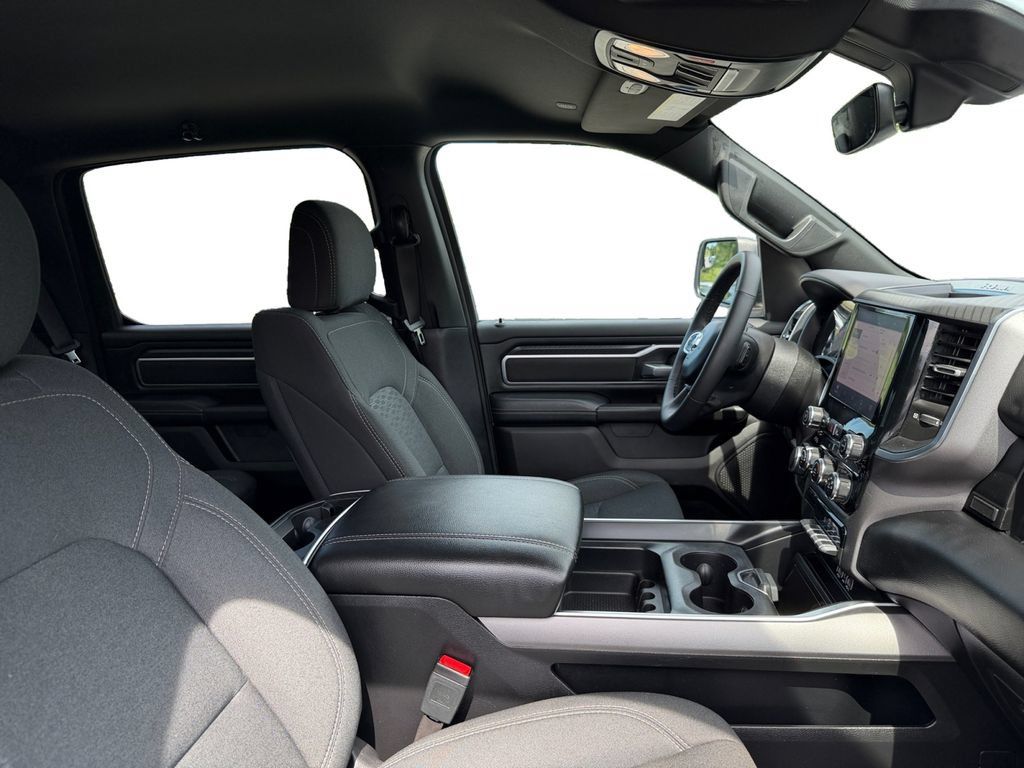 Used 2025 RAM 1500 Big Horn AWD/4WD image 28