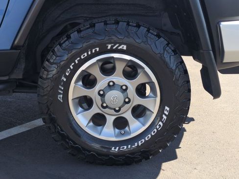 Used 2013 Toyota FJ Cruiser 4WD w/ Convenience Pkg image 22
