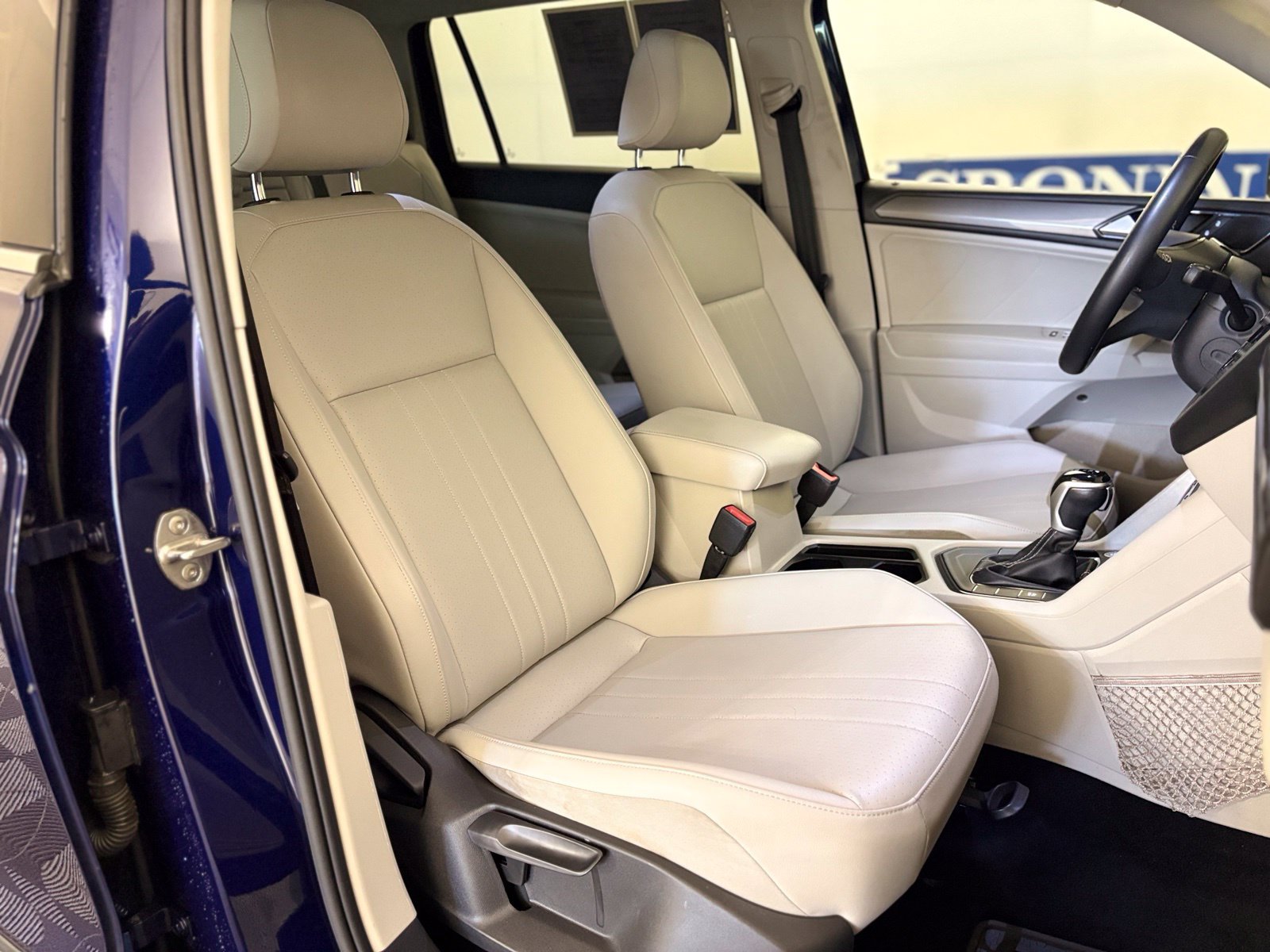 Used 2022 Volkswagen Tiguan SE FWD image 25