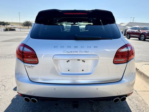 Used 2013 Porsche Cayenne Turbo image 5
