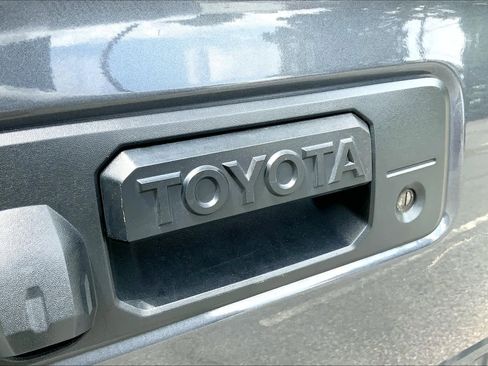Used 2020 Toyota Tacoma SR5 image 30