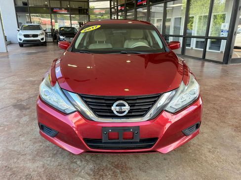 Used 2017 Nissan Altima 2.5 S w/ Power Driver Seat Package FWD image 2