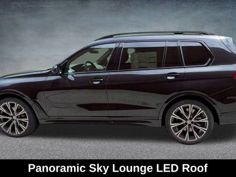 Used 2022 BMW X7 M50i image 18