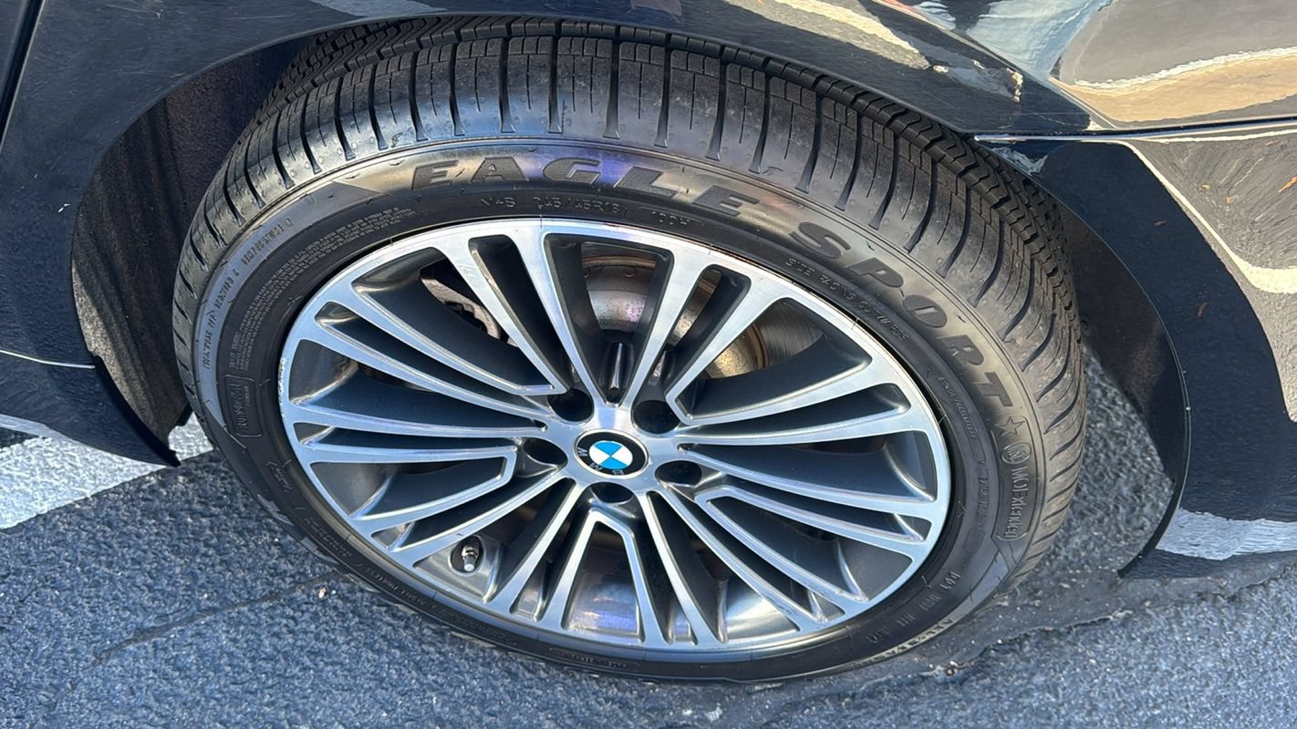 Used 2018 BMW 530i xDrive AWD/4WD image 13