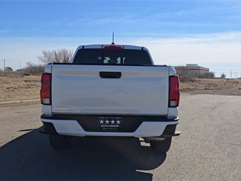 Used 2024 Chevrolet Colorado LT w/ LT Convenience Package image 7
