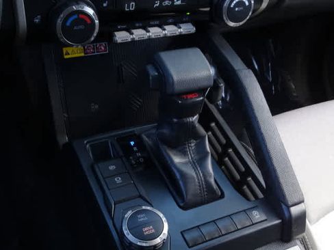 Used 2024 Toyota Tacoma TRD Sport image 33