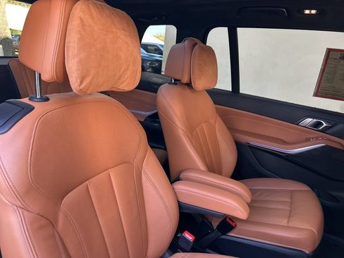 Used 2022 BMW X7 xDrive40i w/ M Sport Package AWD/4WD image 28