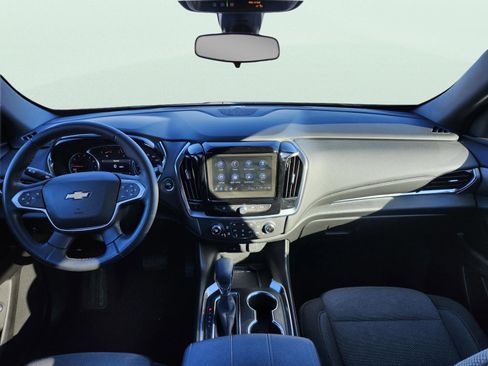 Used 2023 Chevrolet Traverse LT image 14