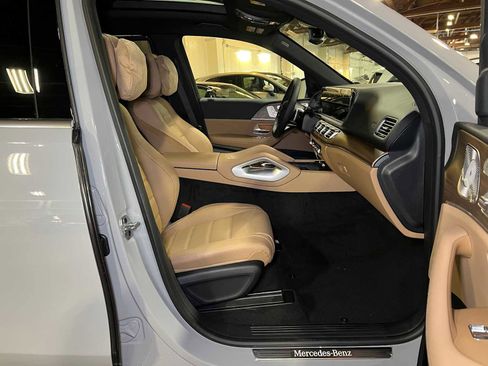 New 2026 Mercedes-Benz GLS 450 4MATIC image 12