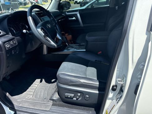 Used 2023 Toyota 4Runner Limited AWD/4WD image 8