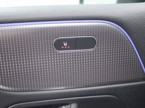 Used 2022 Mercedes-Benz EQB 300 4MATIC w/ Pinnacle Package image 39